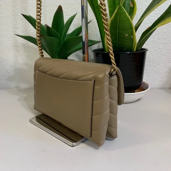 ππ TORY BURCH Kira Chevron Chain Wallet - Picture 5 of 13